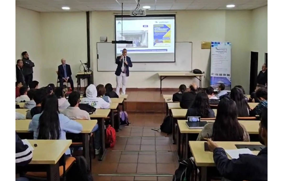 JATCELA Imparte Conferencias Magistrales en Bogotá