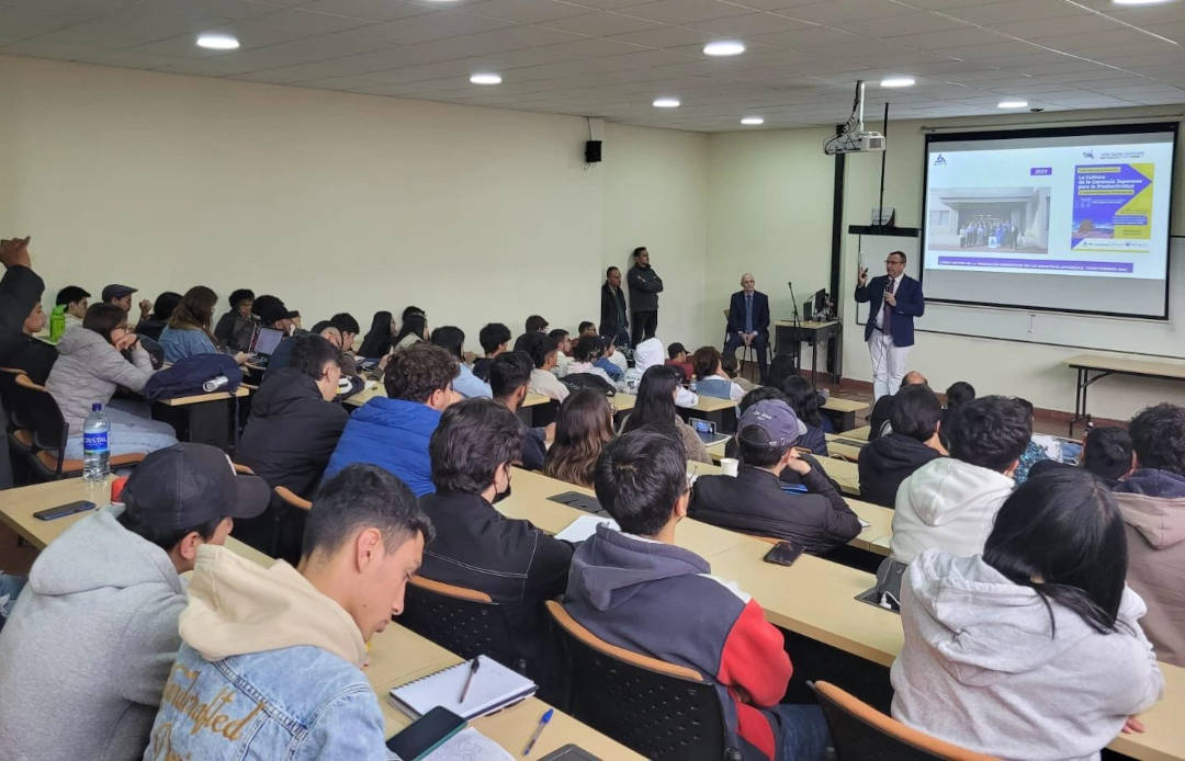 JATCELA Imparte Conferencias Magistrales en Bogotá