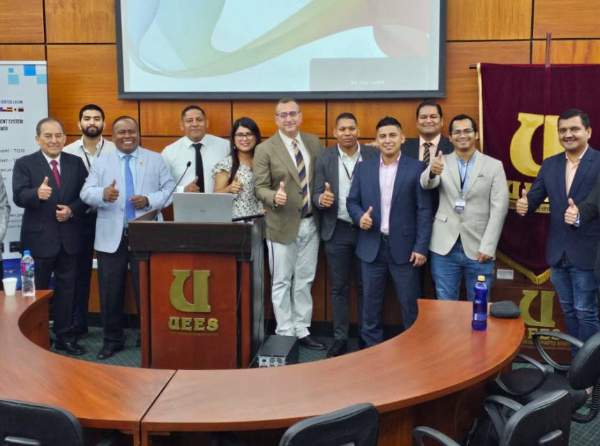 JATCELA y la UEES Celebran Exitoso Programa de Certificación en TPM y Excelencia en Manufactura en Ecuador